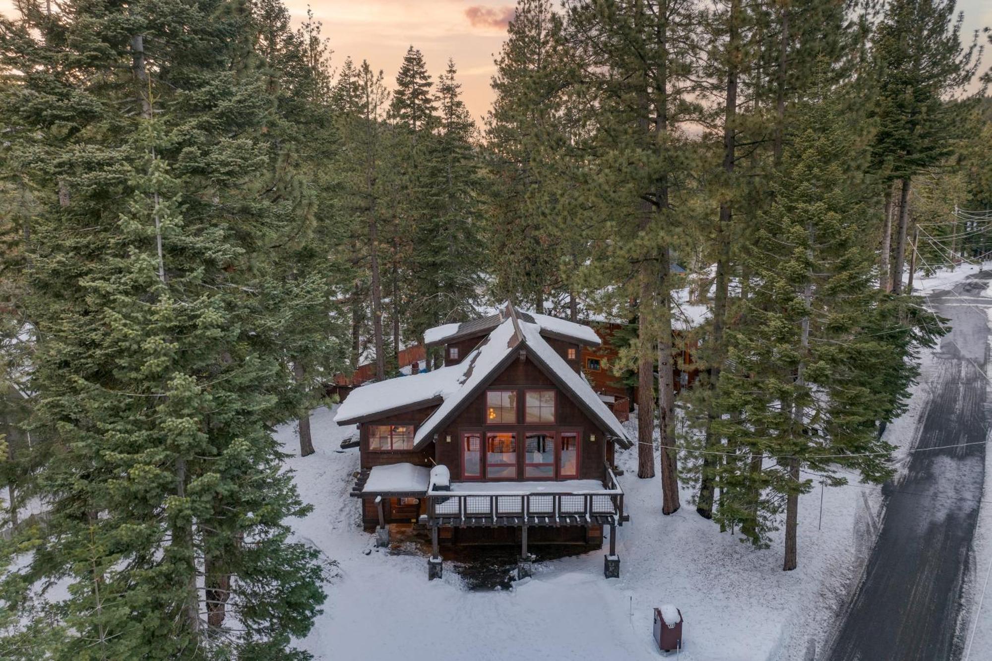 Ward Creek By Avantstay 5 Min Walk To Lake Deck Tahoe City Exterior photo